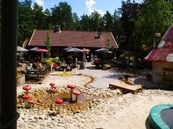 Pannenkoekenhuis Nederland; restaurant met speeltuin binnen of buiten - Reisliefde Pannenkoekenhuis Nederland; restaurant met speeltuin binnen of buiten - Reisliefde